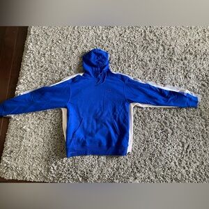 Blue women’s champion sweatshirt